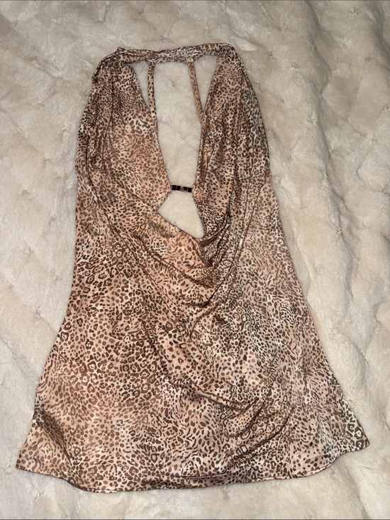 Victoria's Secret Tops - Victoria's Secret Very Sexy Beige Leopard Halter Cowl Neck Tank 2006